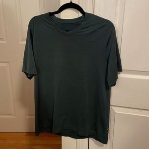 Mens Size L Lululemon T Shirt